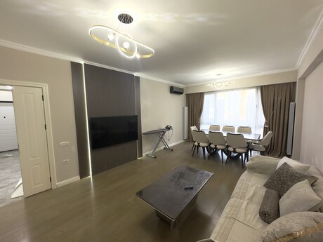 4 rooms · 160 m² · floor 8/15, City Garden