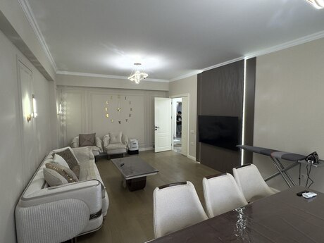 Kirayə 4 otaqlı mənzil, 160 m², City Garden: 2 000 ₼/ay 3