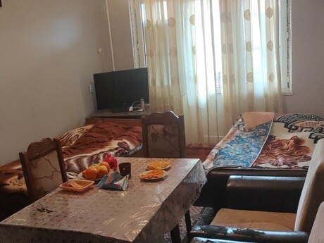 Аренда: 1-комнатная квартира, 55 м², Xalqlar Dostluğu: 180 ₼/мес 3