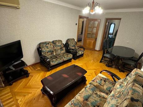 Elan №6401178 - Bakı, 28 May m., 3 otaqlı, 80 m², 4/5 mərtəbə