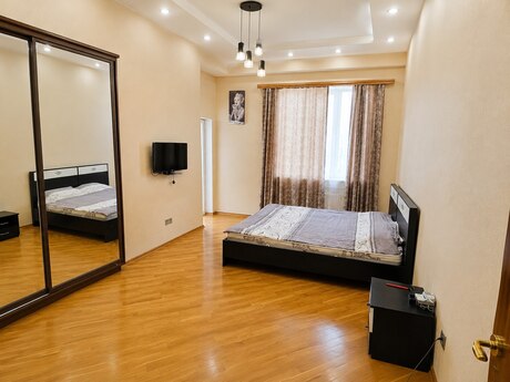 Kirayə 3 otaqlı mənzil, 100 m², 28 May: 899 ₼/ay 3