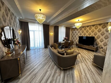 4 otaq · 180 m² · 6/7 mərtəbə, Ağ şəhər