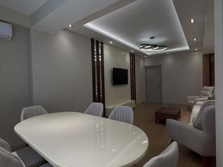 Kirayə 2 otaqlı mənzil, 70 m², Renessans Palace: 1 300 ₼/ay 2
