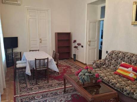 3-room apartment for rent, 135 m², Sahil: 1 200 ₼/mo 4