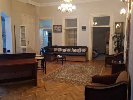 3-room apartment for rent, 135 m², Sahil: 1 200 ₼/mo 3
