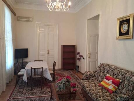 3-room apartment for rent, 135 m², Sahil: 1 200 ₼/mo 5
