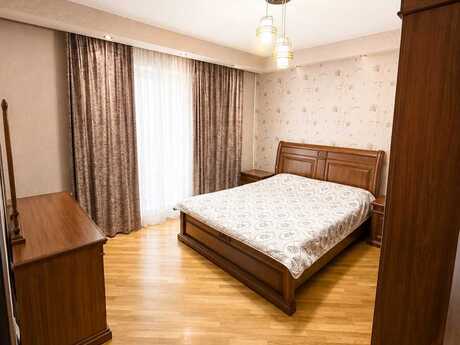 3-room apartment for rent, 70 m², Qara Qarayev: 750 ₼/mo 4