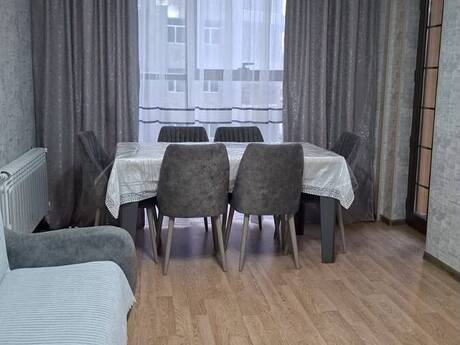 3 rooms · 80 m² · floor 4/17, Triumph Palace