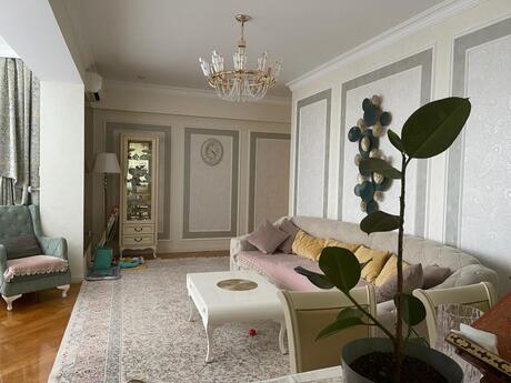 4 otaqlı mənzil, 168 m², Badamdar: 400 000 ₼ 2