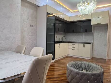 3 otaqlı mənzil, 80 m², 28 May: 285 000 ₼ 2