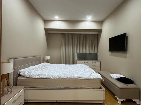 Kirayə 2 otaqlı mənzil, 80 m², Port Baku Residence: 2 500 ₼/ay 3