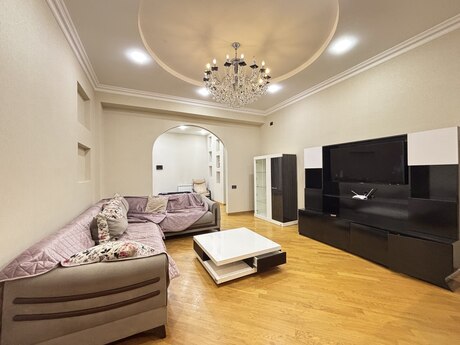 Elan №6401869 - Bakı, Elmlər Akademiyası m., 3 otaqlı, 130 m², 9/17 mərtəbə