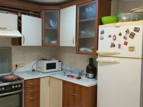 Elan №6401890 - Bakı, Gənclik m., 3 otaqlı, 90 m², 1/9 mərtəbə