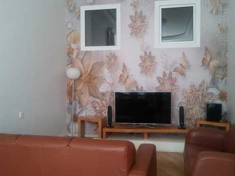 Kirayə 4 otaqlı mənzil, 200 m², 28 May: 1 500 ₼/ay 3