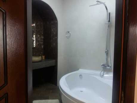 Kirayə 4 otaqlı mənzil, 200 m², 28 May: 1 500 ₼/ay 4