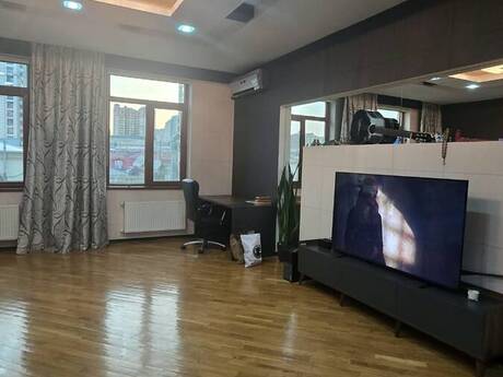 3 otaqlı mənzil, 135 m², Nizami: 450 000 ₼ 2