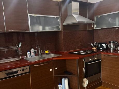 Kirayə 3 otaqlı mənzil, 160 m², 28 May: 1 300 ₼/ay 5