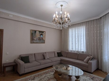 Kirayə 3 otaqlı mənzil, 200 m², Nizami: 1 400 ₼/ay 4