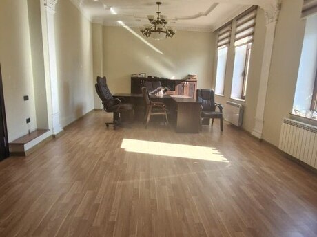 Elan №6402306 - Bakı, Nizami m., 4 otaqlı, 250 m²