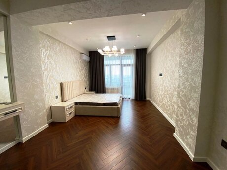 3 otaqlı mənzil, 140 m², Neftçilər: 368 000 ₼ 2