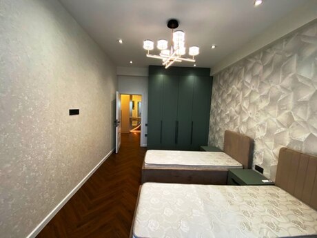 3 otaqlı mənzil, 140 m², Neftçilər: 368 000 ₼ 3