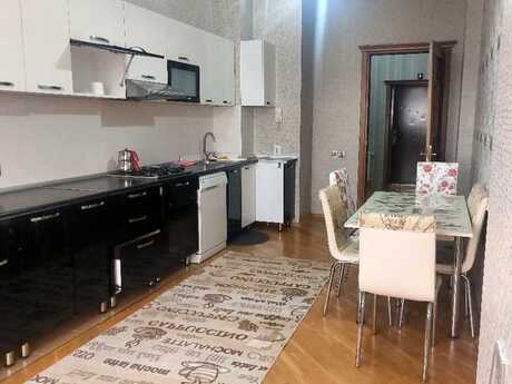 4-room apartment for rent, 180 m², Nizami: 1 800 ₼/mo 4