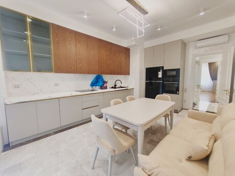 Kirayə 3 otaqlı mənzil, 140 m², Ağ şəhər: 2 500 ₼/ay 3