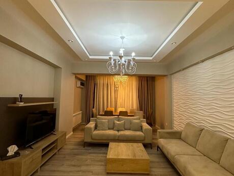 Kirayə 3 otaqlı mənzil, 110 m², Şah İsmayıl Xətai: 1 700 ₼/ay 2