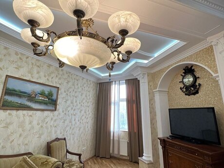 4 otaqlı mənzil, 200 m², Nərimanov: 995 000 ₼ 2