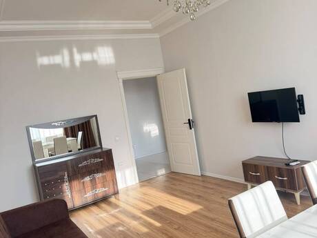 2-room apartment for rent, 70 m², Xalqlar Dostluğu: 650 ₼/mo 4