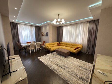 Kirayə 3 otaqlı mənzil, 160 m², İzmir Residence: 2 300 ₼/ay 3