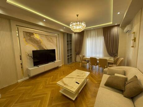 Kirayə 3 otaqlı mənzil, 140 m², Ağ şəhər: 2 500 ₼/ay 2