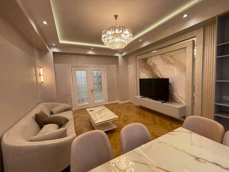 Kirayə 3 otaqlı mənzil, 140 m², Ağ şəhər: 2 500 ₼/ay 3