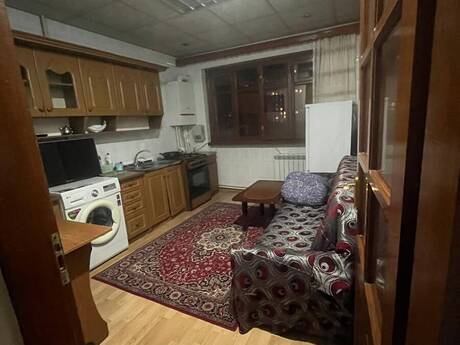 Azadlıq Prospektidə 2 otaqlı köhnə tikili mənzil satılır, 65 m², 195 000 AZN, şəkil 2 / 9