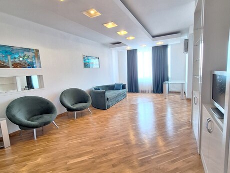 Объявление №6403263 - Баку, м. Низами, 4-комн., 160 м², 17/18 этаж