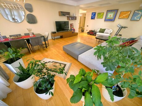 4 otaqlı mənzil, 205 m², 28 May: 1 100 000 ₼ 4