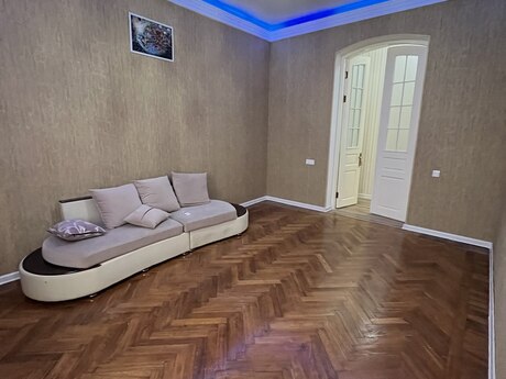 Kirayə 3 otaqlı mənzil, 75 m², 28 May: 800 ₼/ay 2