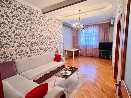 Объявление №6403353 - Баку, м. Халглар Достлугу, 3-комн., 80 м², 1/9 этаж