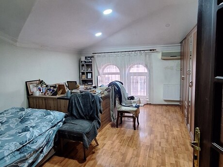 4 otaqlı mənzil, 190 m², Nizami: 300 000 ₼ 4