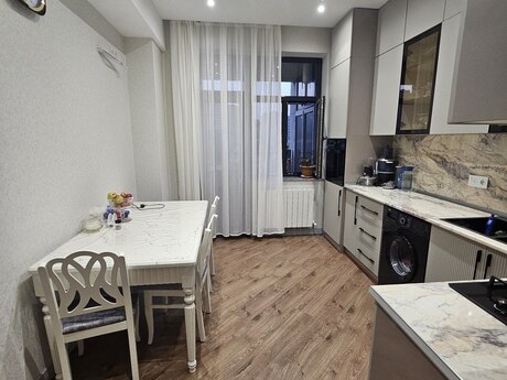 Kirayə 3 otaqlı mənzil, 118 m², 28 May: 2 200 ₼/ay 4