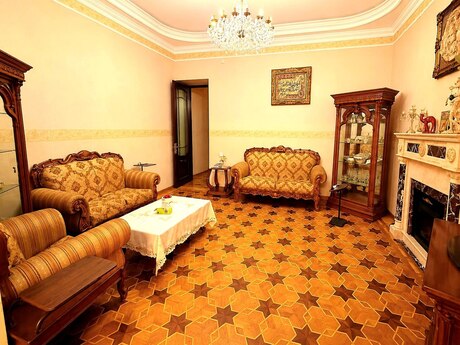 3-комнатная квартира, 106 м², İçəri Şəhər: 450 000 ₼ 3