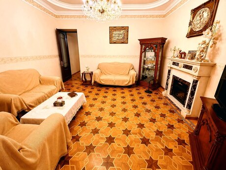 3-комнатная квартира, 106 м², İçəri Şəhər: 450 000 ₼ 4