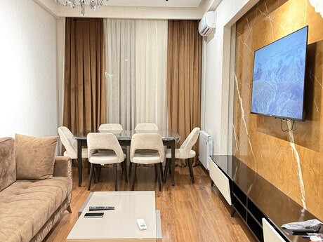 2 otaq · 75 m² · 4/12 mərtəbə, 8 Noyabr