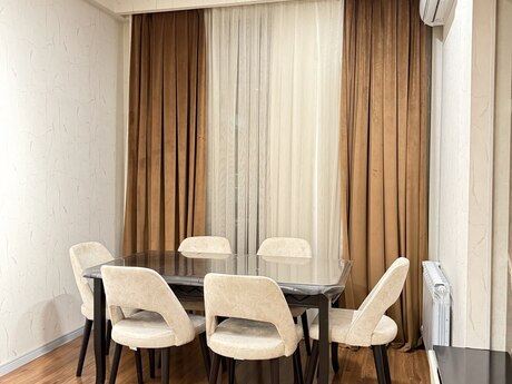 Kirayə 2 otaqlı mənzil, 75 m², 8 Noyabr: 1 100 ₼/ay 2
