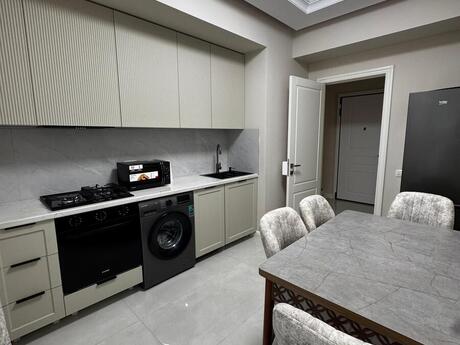 3 rooms · 90 m² · floor 13/18, City Garden