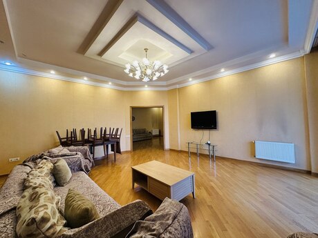 Kirayə 3 otaqlı mənzil, 171 m², 28 May: 1 550 ₼/ay 5