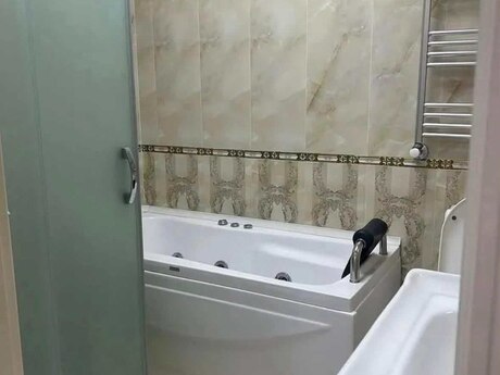 Kirayə 3 otaqlı mənzil, 108 m², Memar Əcəmi: 185 ₼/ay 2