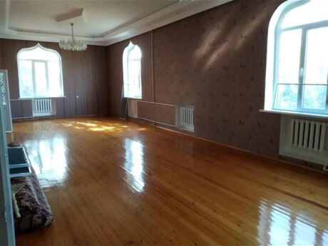 14 otaqlı həyət evi, 630 m², Novxanı: 800 000 ₼ 2