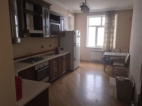 3 otaq · 126 m² · 9/16 mərtəbə, Nizami