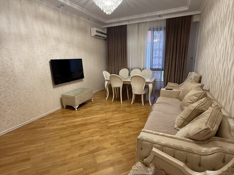 2 otaq · 75 m² · 12/18 mərtəbə, Memar Əcəmi